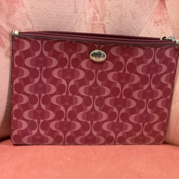 Coach clutch/iPad mini/receipt case - Picture 3 of 3